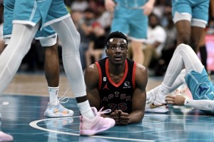  布伦森末节发威尼克斯客场击败黄蜂获连胜