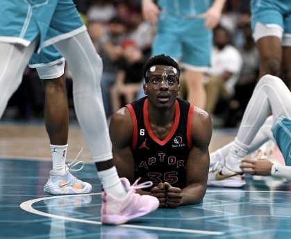  布伦森末节发威尼克斯客场击败黄蜂获连胜