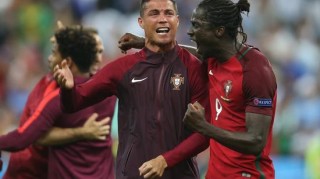  那不勒斯队长因伤缺阵，替补奇兵逆转都灵  