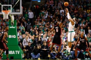  朗斯定位球战术炉火纯青，连续角球配合敲开胜利之门