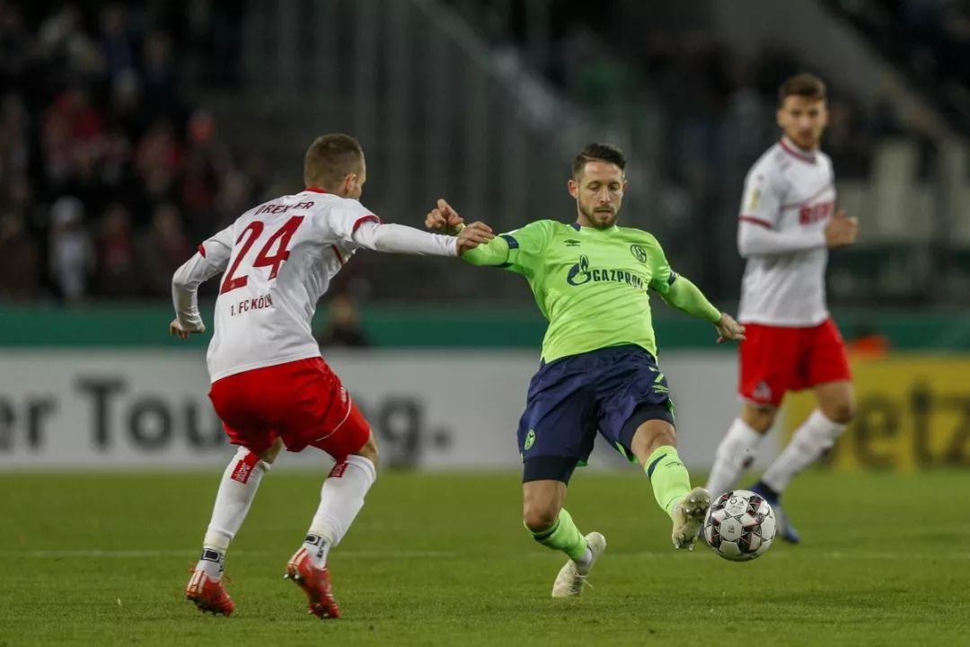  科隆门将神扑两点球助球队逼平拜仁  