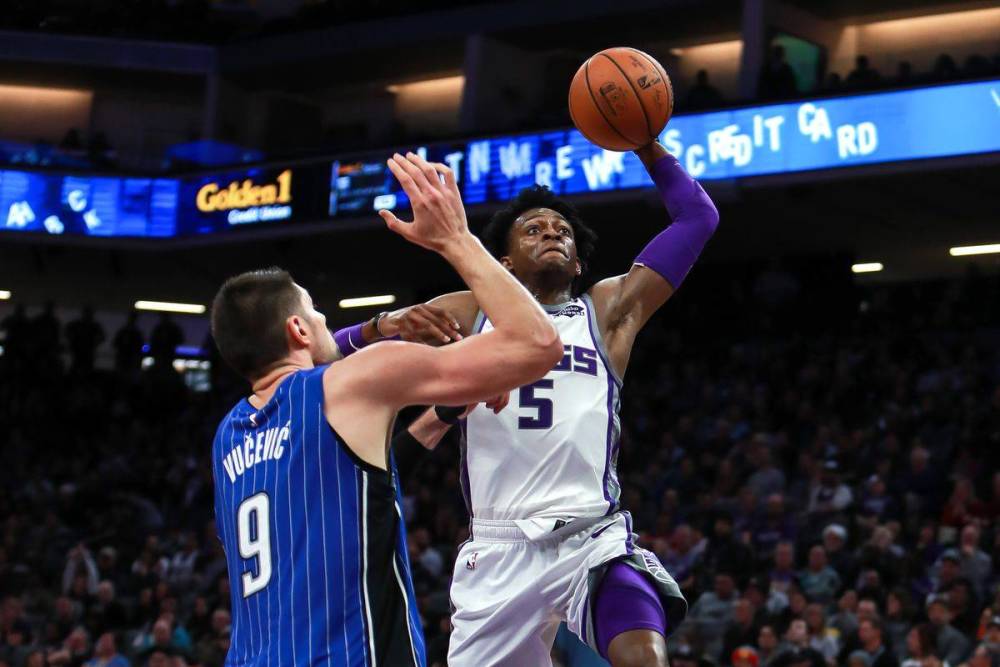  魔术终结勇士连胜势头  