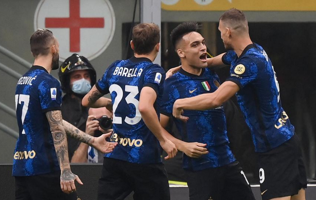  亚特兰大逆转绝杀国际米兰登顶积分榜  